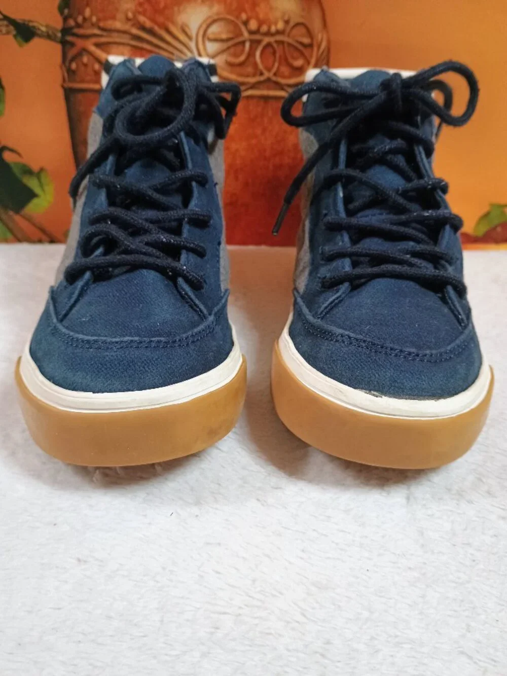 EUC Kids Old Navy Sz 13 Navy Blue High Top Varsity Sneakers Comfort Gum Sole